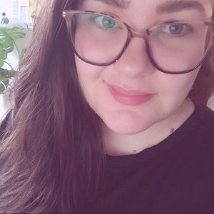 Meet your Posher, Monique